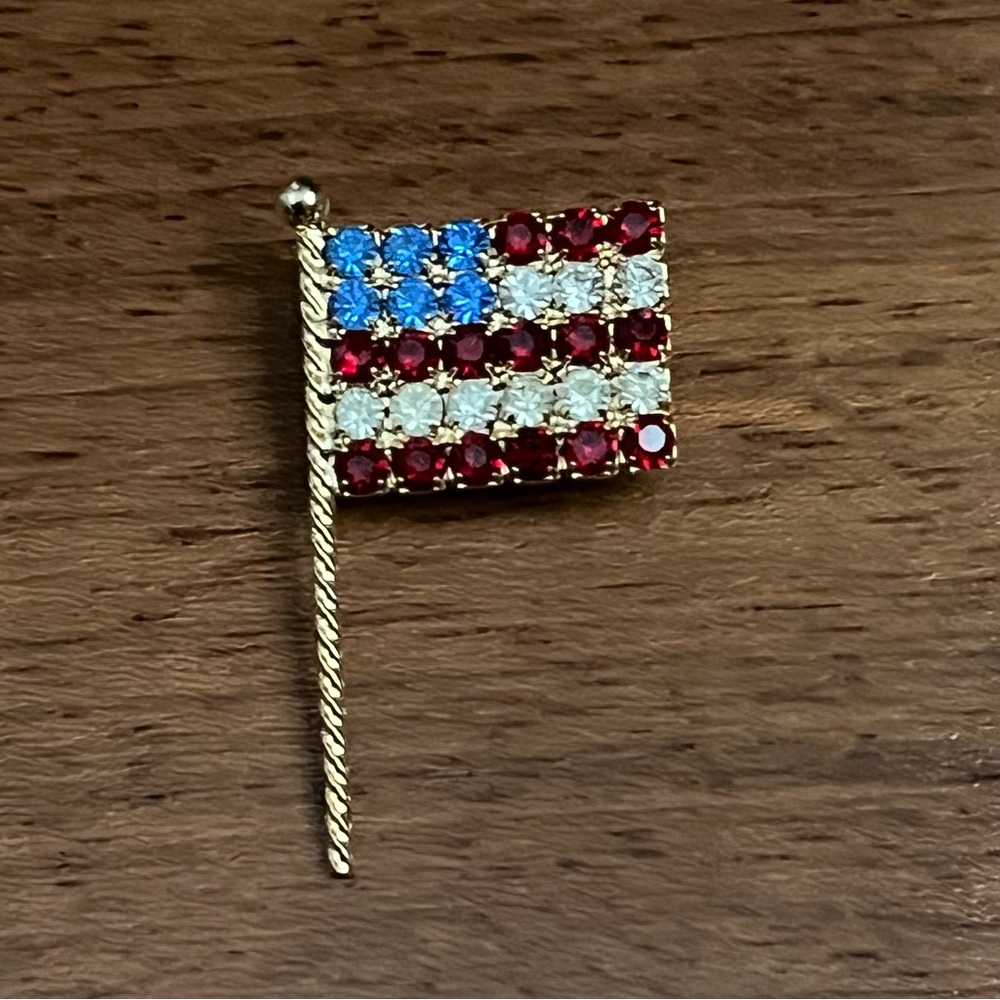 American Flag Pin Rhinestone Gold Tone Brooch
